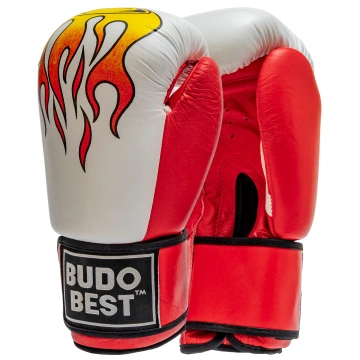 Mănuși de box Budo Best model Flăcări, realizate din piele de vacă de cea mai bună calitate, design alb-roșu cu grafică de foc și prindere velcro.