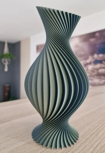 Vază „Helix” 3D – Vază Decorativă cu Design Spiralat și Formă Sculpturală