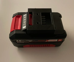 Suport Acumulator Einhell 18V Power X-Change – Suport Baterie pentru Perete, Atelier și Banc de Lucru