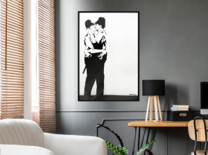 Πόστερ - Banksy: Kissing Coppers II, με μαύρη κορνίζα, 20x30 cm - Img 2