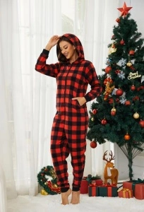Salopetă-pijama damă cu glugă – model Buffalo, carouri roșu/negru,Marimea M - Img 4