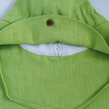 Detaliu palarie din in culoare verde fistic