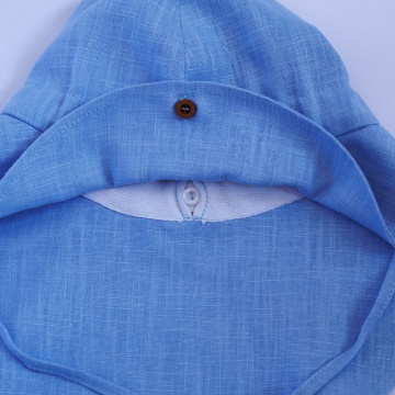 Detaliu palarie din in culoare blue
