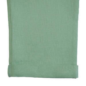 Detaliu manseta pantalon.