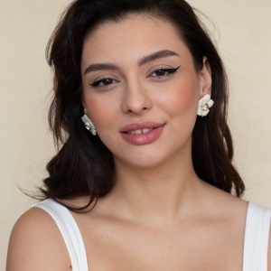 Cercei Stud - Narcisa stilizata roz - Img 3