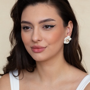 Cercei Stud - Narcisa stilizata roz - Img 4