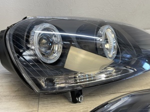 Faruri VW Golf 5 Jetta Angel Eyes look negru cu lupa - Img 5