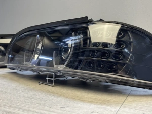Set faruri BMW E39 3D Angel Eyes negru - Img 3
