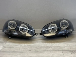 Set faruri VW Golf 5, Jetta Angel Eyes look negru cu lupa - Img 5