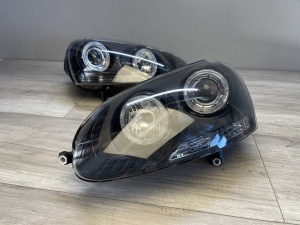 Faruri VW Golf 5 Jetta Angel Eyes look negru cu lupa - Img 3