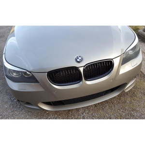 Grila BMW E60 E61 negru lucios - Img 6