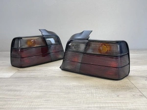 Set stopuri BMW E36 sedan fumuriu - Img 3