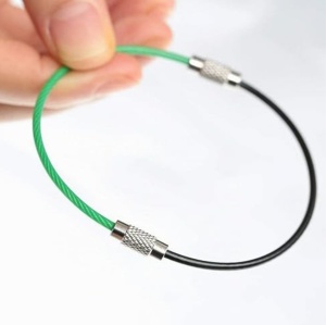 Set 3 cabluri pentru prindere chei, etichete bagaje și alte utilizări, din oțel inoxidabil cu înveliș din nylon, prindere cu filet, 10 mm lungime, 2 mm grosime, Greluma, Roșu - Img 4