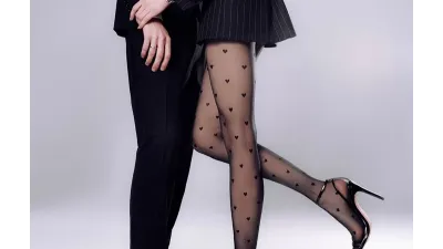 Se poartă sandale cu dres? Află aici cum le poți combina!