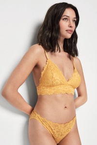 Set lenjerie, 2 piese, sutien triunghi fără sârmă și chiloți clasici din dantelă, Gisela 2/10017 - Img 2