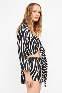 Pantaloni scurti cu buzunare și talie elastică, Gisela 2-40042, lateral