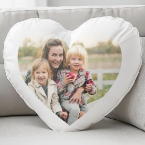 Pernă personalizatǎ albă în formǎ de inimă