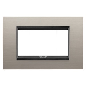 Placă lux - in metal - 4 module - aluminiu periat lay - cadru interior negru mat Gewiss GW16204WS