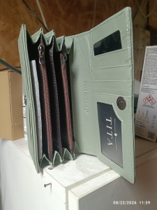 Portofel personalizat din piele naturala, culoare verde deschis - ou de rata, personalizat cu poza si text - Img 3