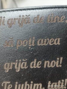 Portofel clasic, 207 negru - cu text ai grija - piele naturala - mici puncte