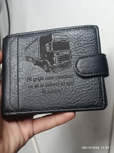 Portofel personalizat, imatie piele cu tir si text - Ai grija cum conduci