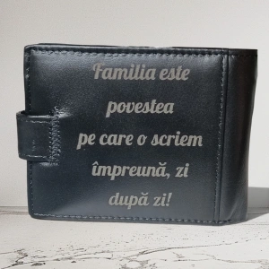Portofel barbati TITA, 207, piele naturala, cu text Familia este povestea