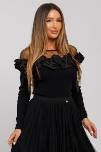 Bluză neagră din tricot cu tul și volănașe