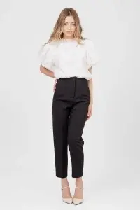 Pantaloni negri cu talie înaltă și croială conică - Img 3