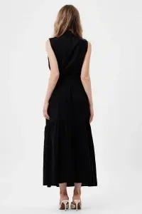 Rochie maxi neagră cu nasturi aurii și buzunare - Img 3