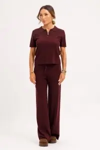 Compleu tricotat bordo cu top polo și pantaloni