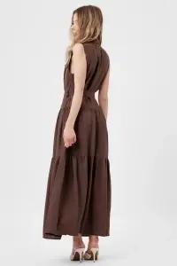 Rochie maxi maro cu nasturi aurii și buzunare - Img 3