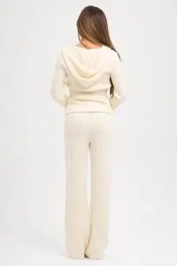 Compleu ivory din tricot cu glugă și fermoar - Img 3