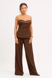 Compleu maro cu top corset fără bretele și pantaloni largi