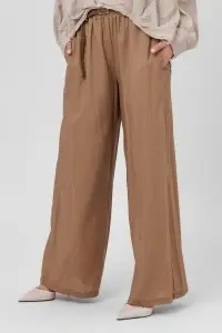Pantaloni camel cu croială largă și curea împletită