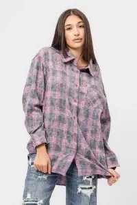 Cămașă oversized gri cu roz în carouri cu aspect vintage