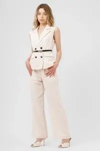 Compleu ivory elegant cu vestă și pantaloni largi