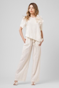 Compleu ivory format din top cu floare și pantaloni largi - Img 2