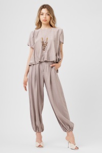 Compleu taupe cu top lejer și pantaloni harem