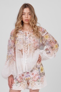 Compleu vaporos cu imprimeu floral și pantaloni scurți