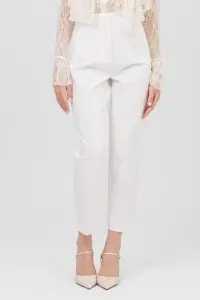 Pantaloni albi cu talie înaltă și croială conică