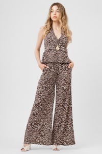 Compleu cu animal print, top halter și pantaloni largi