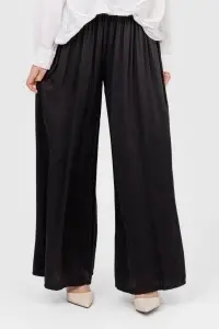 Pantaloni evazați negri din viscoză cu talie elastică