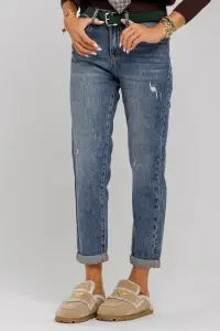 Blugi mom fit cu rupturi