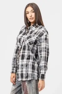 Cămașă oversized alb-negru în carouri cu aspect vintage