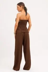 Compleu maro cu top corset fără bretele și pantaloni largi - Img 2