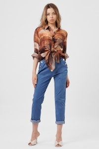 Pantaloni albaștri deschis din denim cu nasturi decorativi și manșete - Img 2