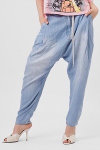 Pantaloni subțiri bleu din denim cu turul lăsat