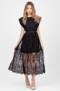 Rochie midi neagră din dantelă cu cordon cu trandafir