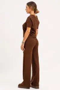 Compleu tricotat maro cu top polo și pantaloni - Img 2