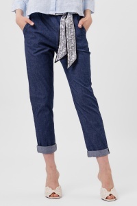 Pantaloni bleumarin din denim cu eșarfă